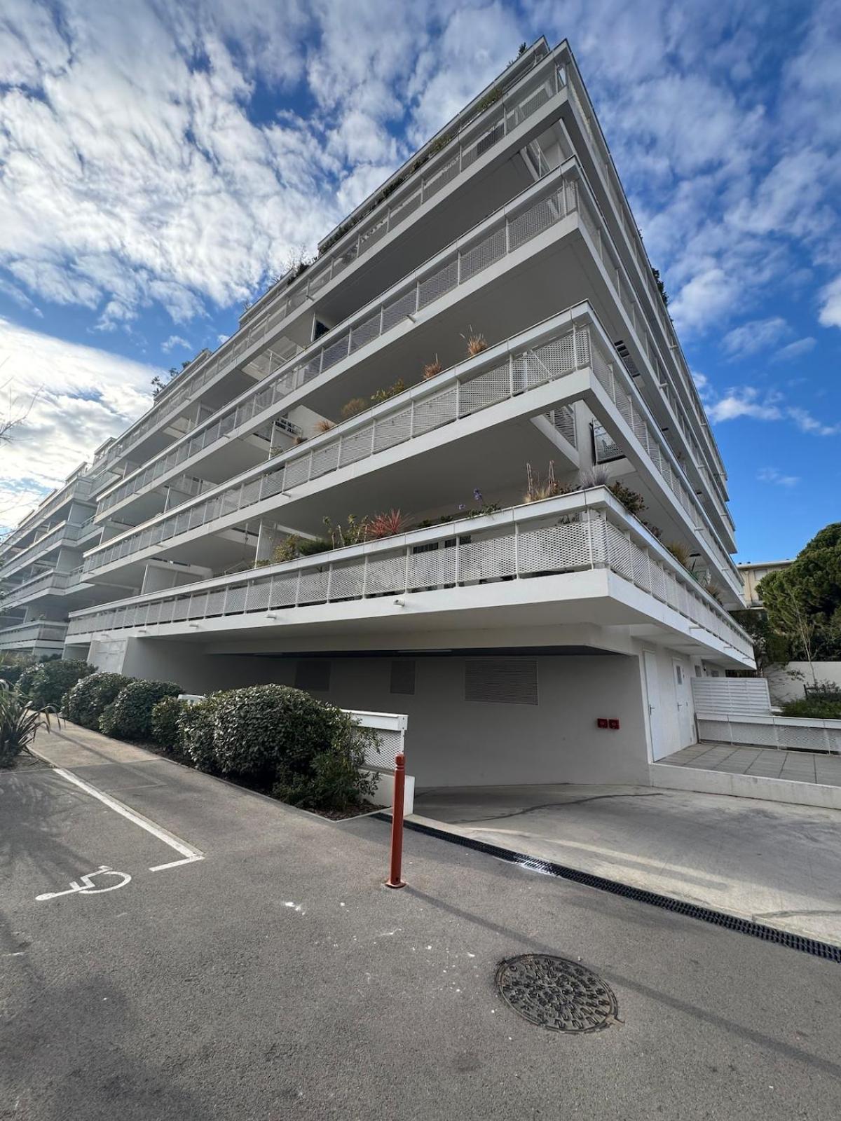 Superbe 2ch, Clim, Terrasse, Pkg, Wifi, Tv Apartment